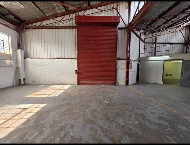 1,266M² WAREHOUSE TO LET IN REUVEN